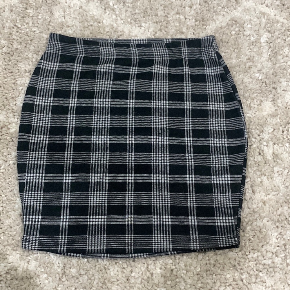 Black and white plaid skirt